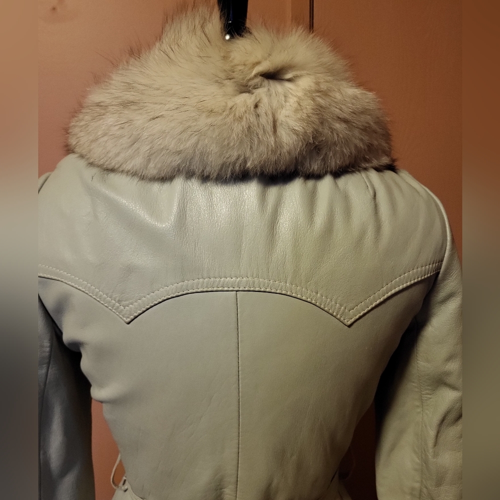Vintage Leather and Fox fur trim trenchcoat American Fur Company MOB WIFE ERA - Picture 2 of 10